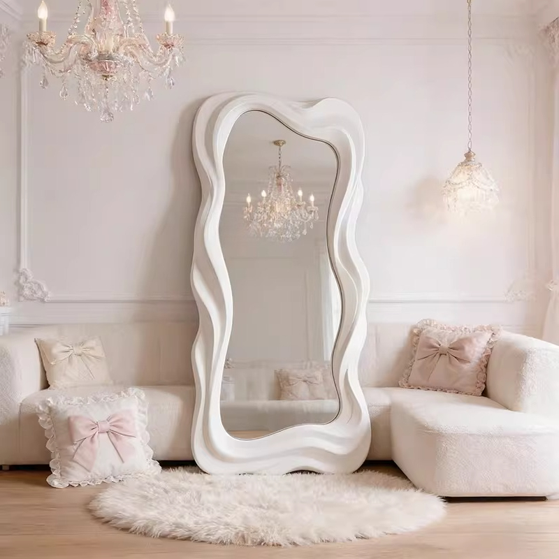 Crèmekleurige Alien full body  - Home Decor Minimalist Style recensie en prijs