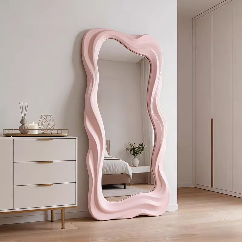 Crèmekleurige Alien full body  - Home Decor Minimalist Style recensie en prijs