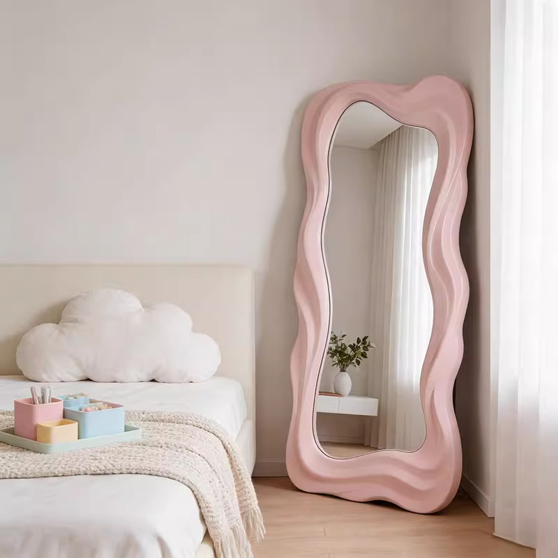 Crèmekleurige Alien full body  - Home Decor Minimalist Style recensie en prijs